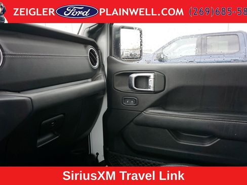 Used 2020 Jeep Wrangler Unlimited Sahara w/ Dual Top Group AWD/4WD image 28