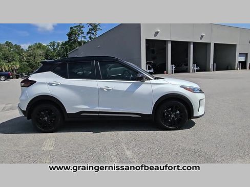 Used 2024 Nissan Kicks SR w/ SR Premium Package FWD image 28