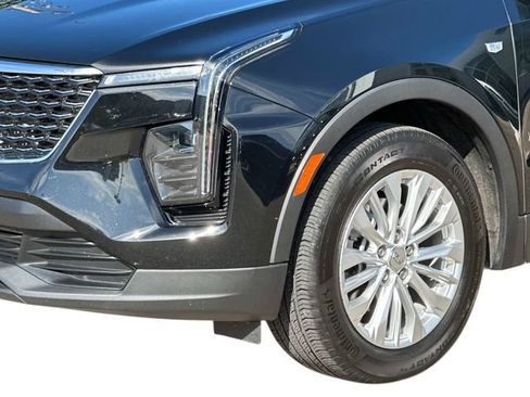 Used 2024 Cadillac XT4 Luxury w/ Cold Weather Package AWD/4WD image 7