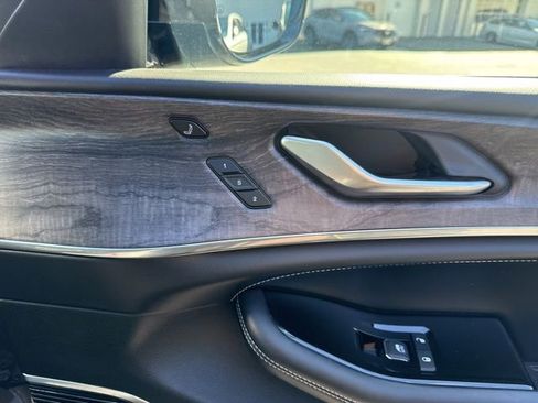 Used 2022 Jeep Grand Cherokee L Overland w/ Luxury Tech Group IV image 42