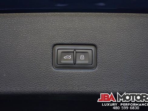Used 2020 Audi Q8 Premium Plus AWD/4WD image 92