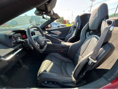 Used 2022 Chevrolet Corvette Stingray Preferred Conv w/ Z51 Performance Package RWD image 15