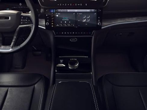 New 2026 Jeep Grand Cherokee Limited w/ Limited Altitude Package image 5