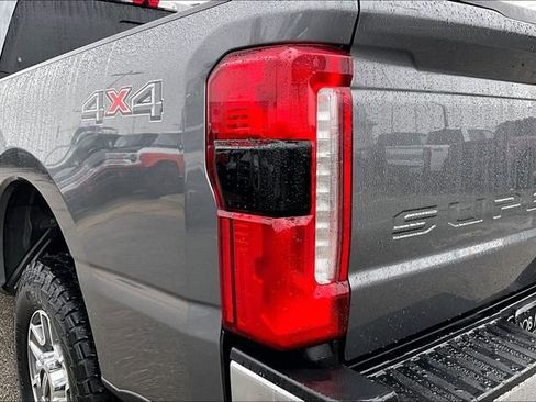 Used 2024 Ford F250 Lariat AWD/4WD image 30
