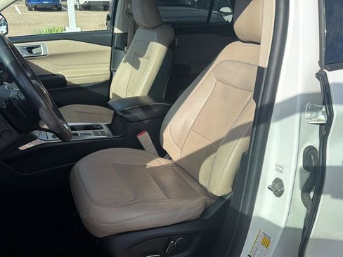 Used 2020 Ford Explorer Limited RWD image 11