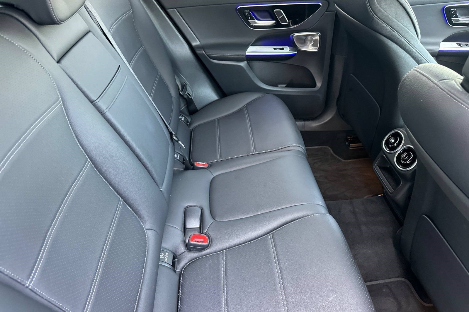 Used 2025 Mercedes-Benz GLC 350e 4MATIC image 33