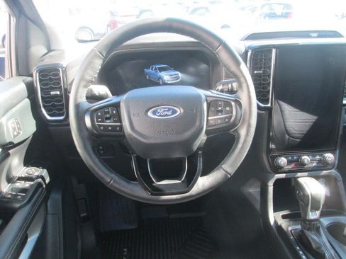 Used 2025 Ford Ranger Lariat w/ FX4 Off-Road Package AWD/4WD image 17