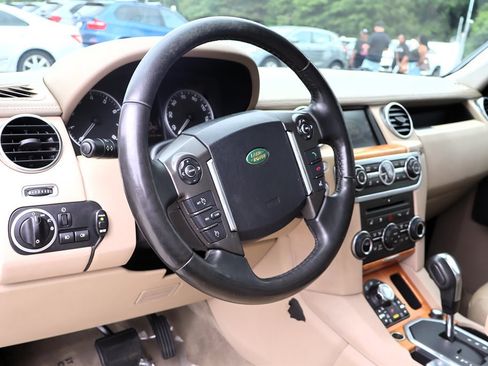Used 2010 Land Rover LR4 HSE AWD/4WD image 22