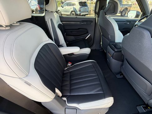 Used 2024 Kia EV9 GT-Line image 12