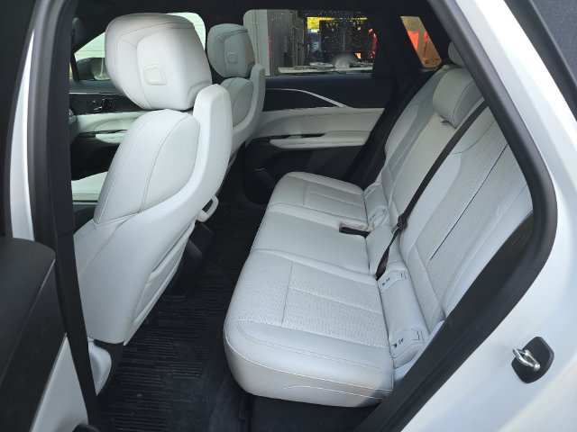 Used 2024 Cadillac Lyriq Luxury RWD image 26