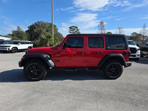 Certified 2021 Jeep Wrangler Unlimited Willys image 5