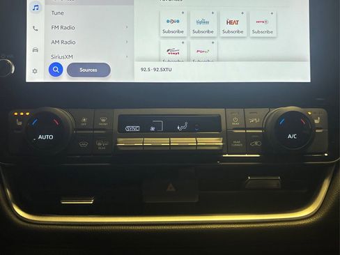 Used 2025 Toyota Grand Highlander AWD image 31