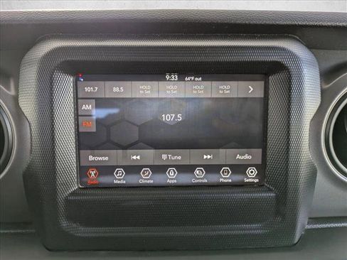 Used 2023 Jeep Gladiator Sport image 15