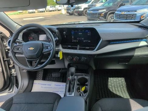 Used 2024 Chevrolet Trax LS w/ LS Convenience Package FWD image 34