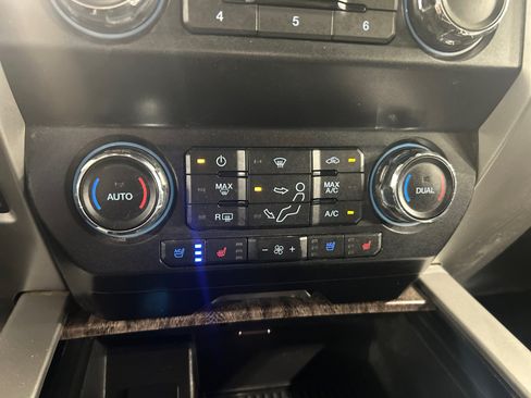 Used 2019 Ford F250 Lariat w/ Lariat Ultimate Package AWD/4WD image 16