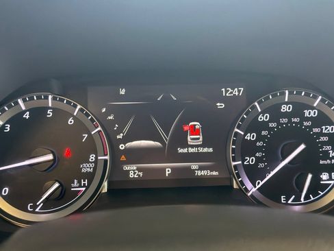 Used 2022 Toyota Highlander XLE AWD/4WD image 24