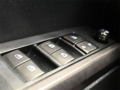 Used 2019 Toyota Tacoma SR5 image 31