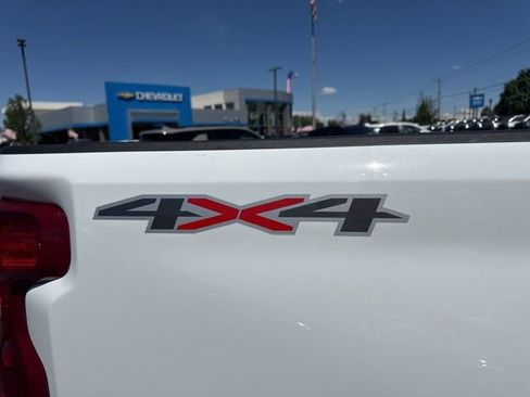 Used 2025 Chevrolet Silverado 2500 LT w/ Convenience Package AWD/4WD image 12