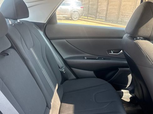 Used 2022 Hyundai Elantra SEL w/ Convenience + Premium Package FWD image 32