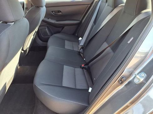 Used 2025 Nissan Sentra SV FWD image 11