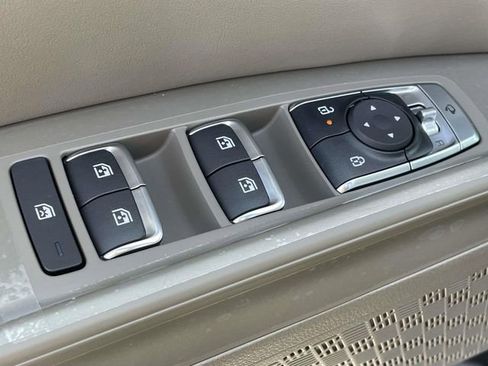 New 2026 Kia Carnival EX FWD image 28