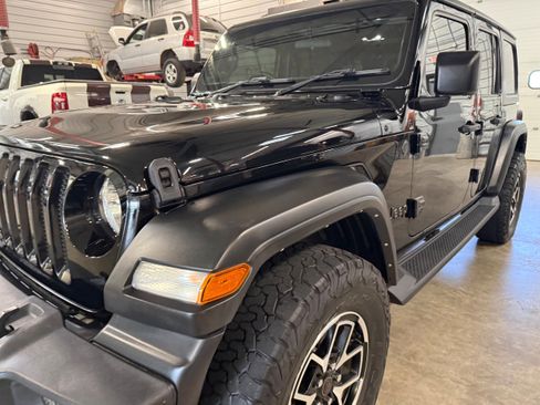 Used 2022 Jeep Wrangler Unlimited Sport w/ Cold Weather Group AWD/4WD image 38