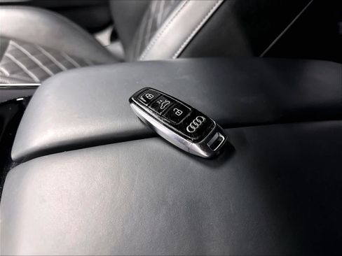 Used 2023 Audi S8 w/ S8 Comfort Plus Package AWD/4WD image 12
