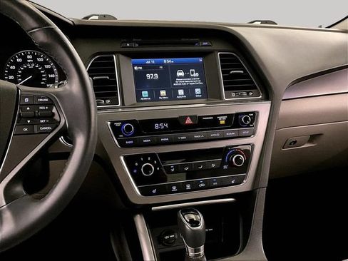 Used 2017 Hyundai Sonata Sport w/ Value Edition Package 02 FWD image 6