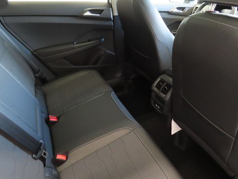 Certified 2026 Volkswagen Taos SE FWD image 24
