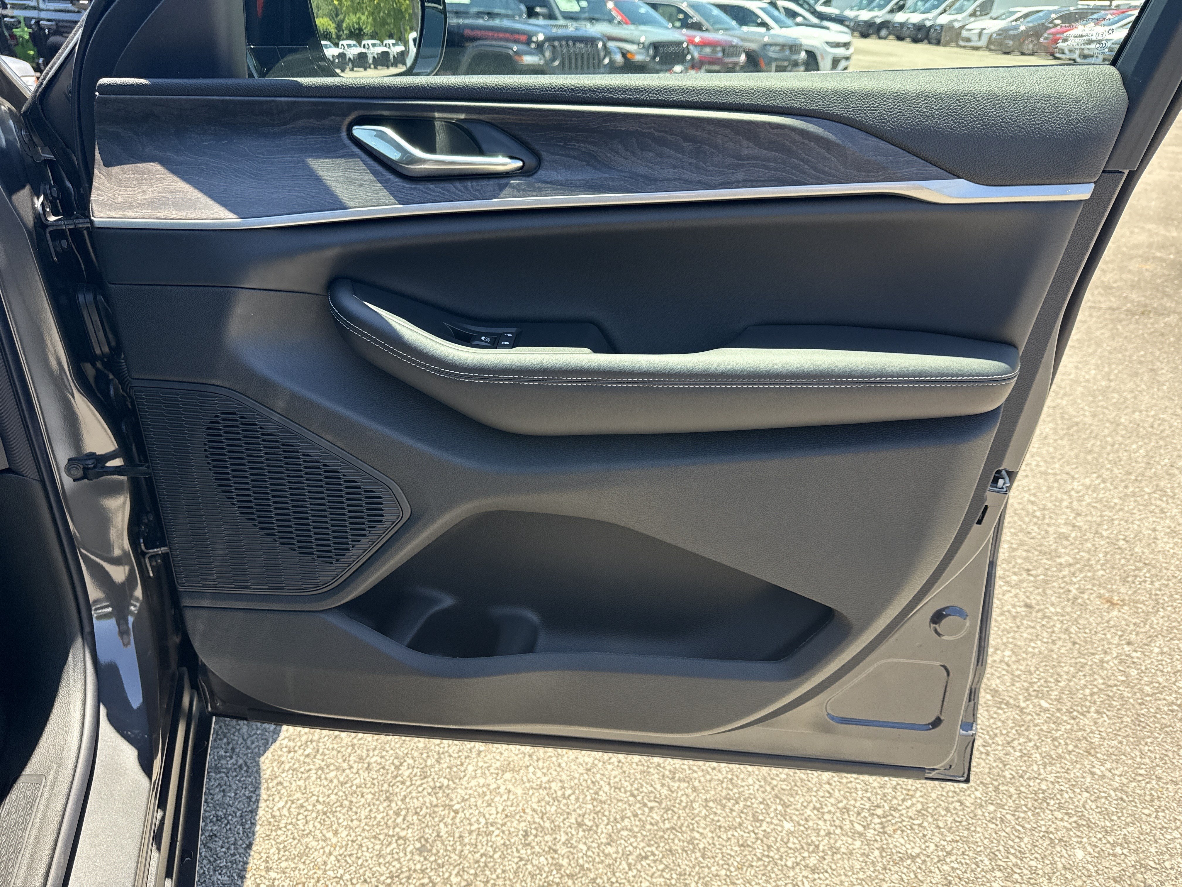 New 2026 Jeep Grand Cherokee Altitude RWD image 15