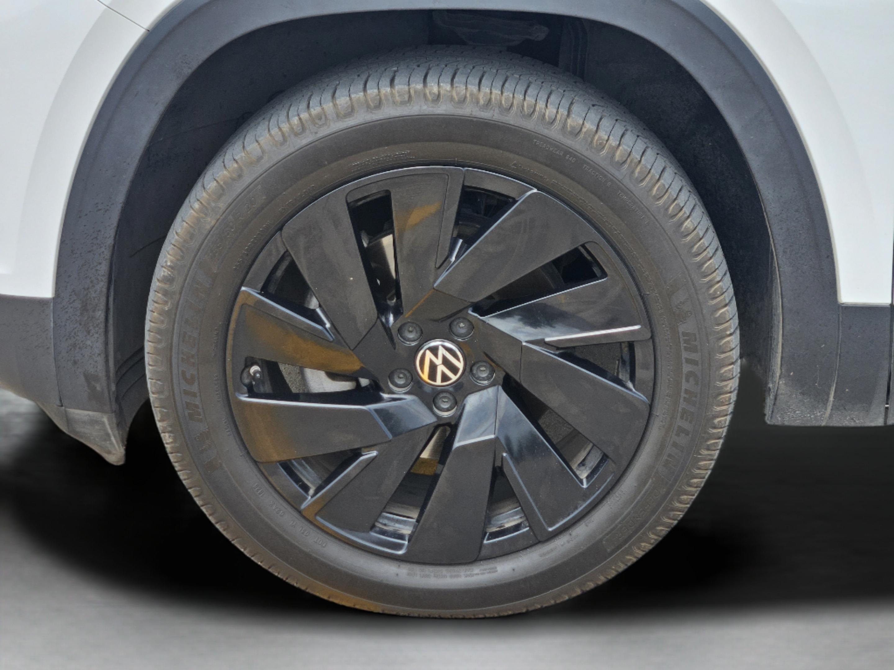 Used 2024 Volkswagen Atlas SE w/ Panoramic Sunroof Package FWD image 29