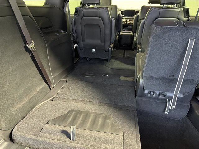 New 2026 Chrysler Pacifica Select AWD/4WD image 10