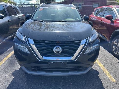 Used 2023 Nissan Rogue SV w/ SV Premium B Package image 2