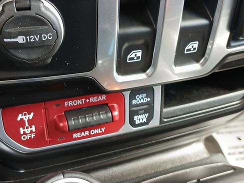 Used 2022 Jeep Wrangler Rubicon w/ Cold Weather Group image 17