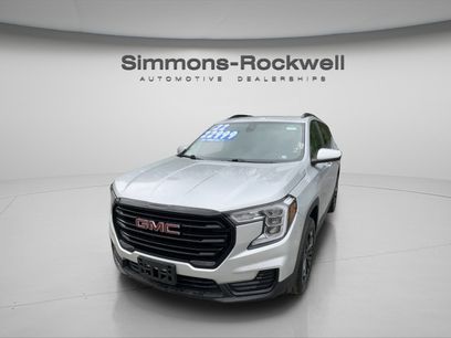 Used 2022 GMC Terrain SLE w/ Driver Convenience Package