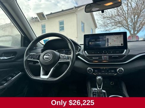 Used 2024 Nissan Altima 2.0 SR image 4