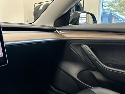 Used 2022 Tesla Model 3 image 16