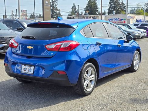 Used 2018 Chevrolet Cruze LT w/ Convenience Package FWD image 8