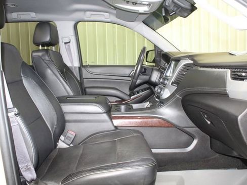 Used 2017 GMC Yukon XL SLT AWD/4WD image 23