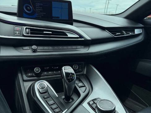 Used 2016 BMW i8 image 12
