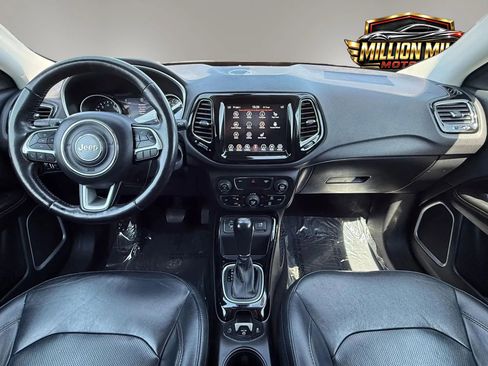 Used 2019 Jeep Compass Limited FWD image 3