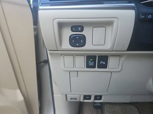 Used 2015 Lexus ES 350 w/ Premium Package FWD image 16