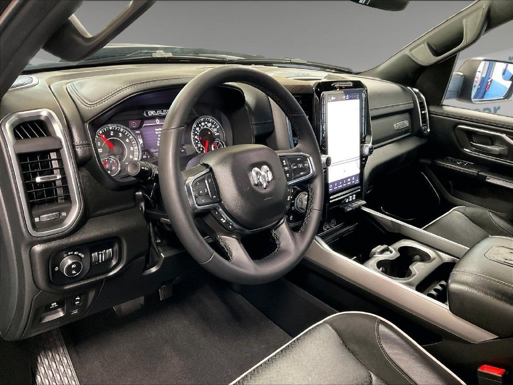 Used 2025 RAM 1500 Laramie w/ Sport Appearance Package AWD/4WD image 8