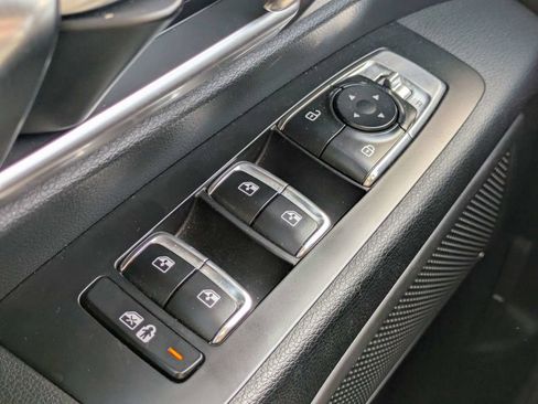 Used 2025 Kia Telluride S FWD image 27