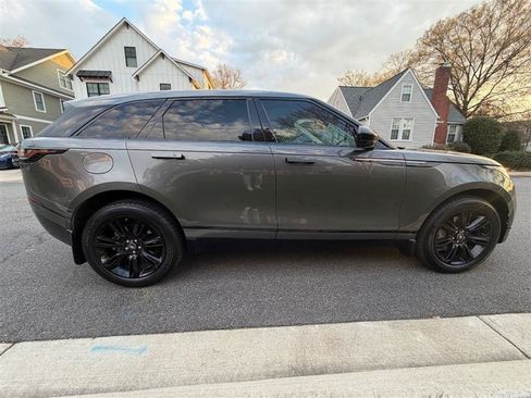 Used 2018 Land Rover Range Rover Velar R-Dynamic SE AWD/4WD image 7
