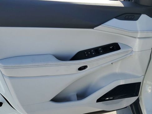 New 2026 Jeep Cherokee Overland image 22