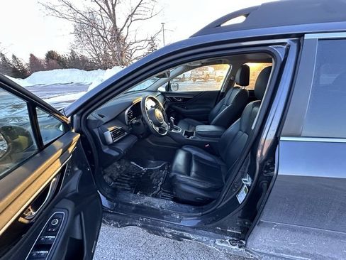 Used 2021 Subaru Outback Limited image 14