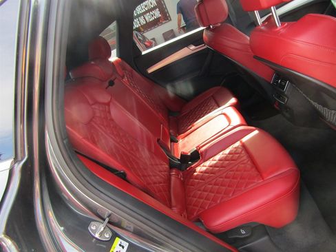 Used 2018 Audi SQ5 Premium Plus w/ S Sport Package AWD/4WD image 6