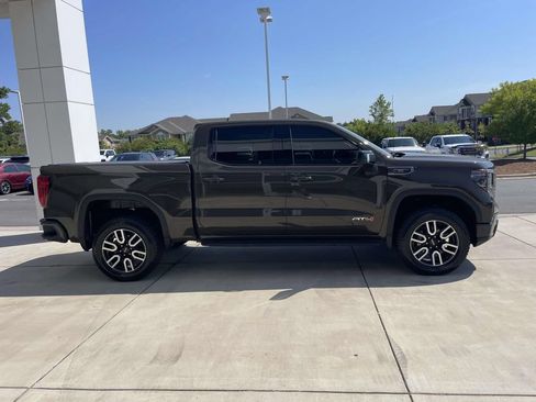 Used 2023 GMC Sierra 1500 AT4 w/ AT4 Premium Package AWD/4WD image 6