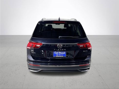Certified 2022 Volkswagen Tiguan SE w/ Panoramic Sunroof Package image 8